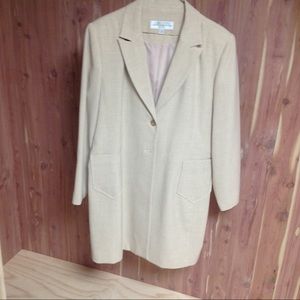 Larry Levine women's pant suit